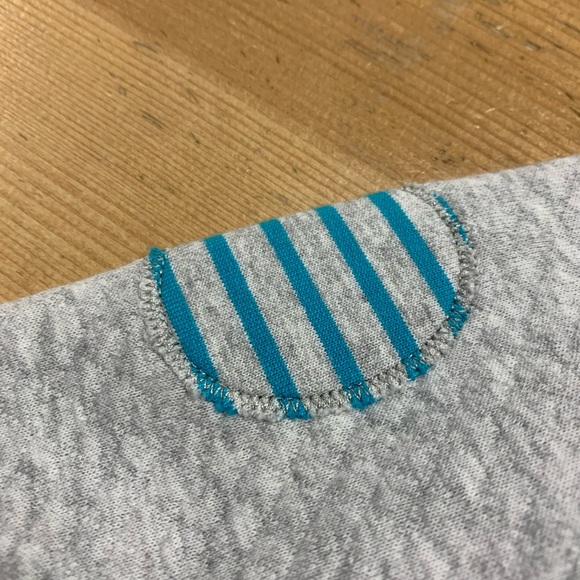 Adorable sweat outfit with car 🚗 appliqué - Picture 3 of 8